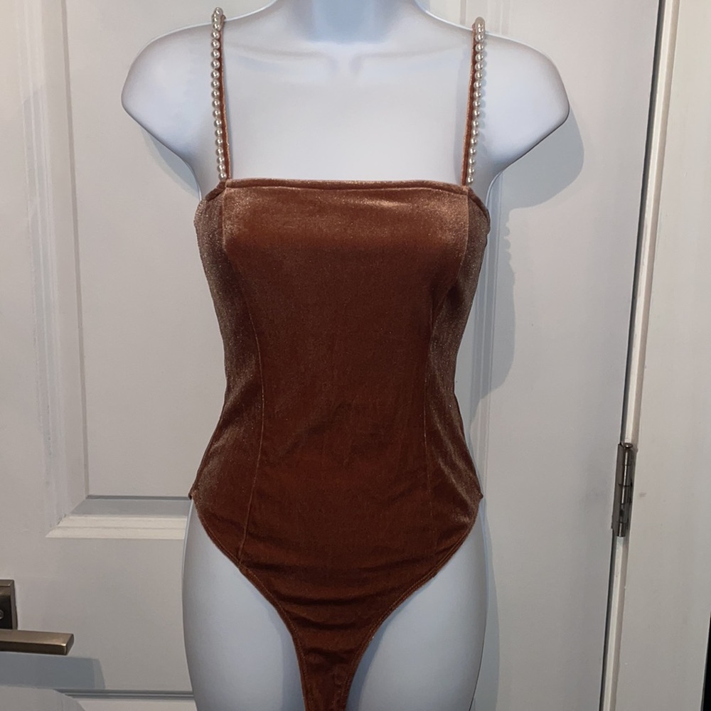 BODYSUIT WITH PEARLS